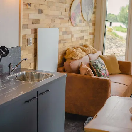 בית נופש Tiny House By Dutch Waterfront Retreat Maurik