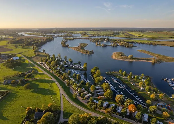 Tiny House By Dutch Waterfront Retreat 度假居