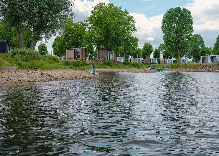 Tiny House By Dutch Waterfront Retreat * Maurik