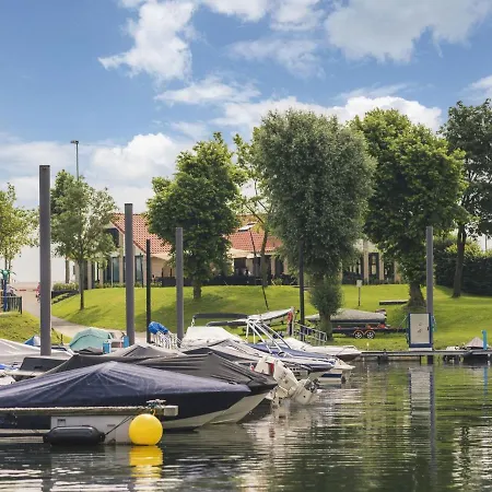 Prázdninový dům Tiny House By Dutch Waterfront Retreat