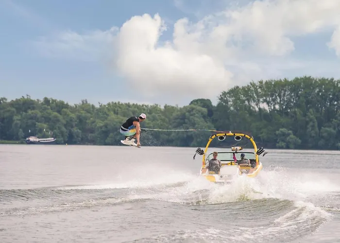 Vakantiehuis Tiny House By Dutch Waterfront Retreat Maurik