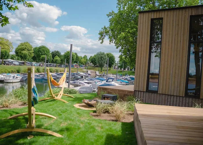 Vakantiehuis Tiny House By Dutch Waterfront Retreat Maurik