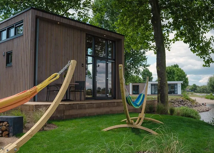 Tiny House By Dutch Waterfront Retreat Vakantiehuis Maurik