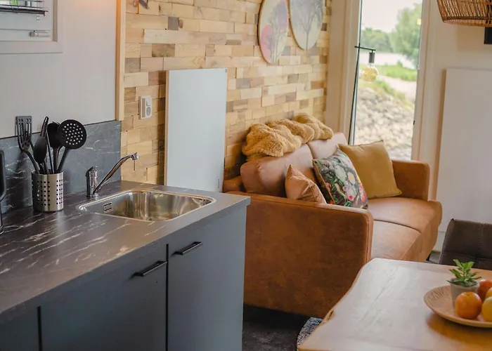 Vakantiehuis Tiny House By Dutch Waterfront Retreat Maurik