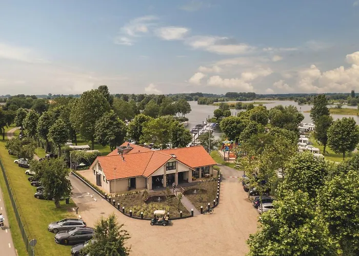 Tiny House By Dutch Waterfront Retreat * Maurik